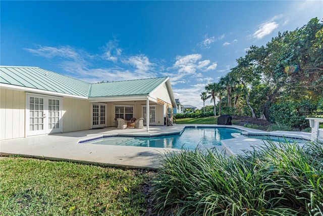 2225 Silver Sands Court, Vero Beach, FL 32963