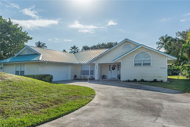 2225 Silver Sands Court, Vero Beach, FL 32963