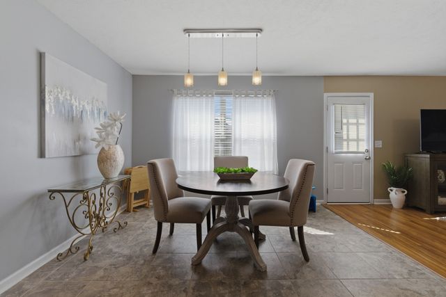 335 Sarna Dr, La Vergne, TN 37086