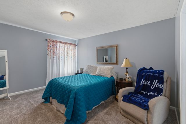 335 Sarna Dr, La Vergne, TN 37086