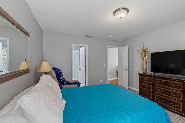 335 Sarna Dr, La Vergne, TN 37086