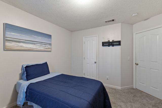 335 Sarna Dr, La Vergne, TN 37086