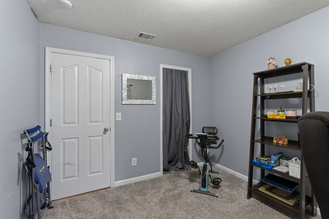 335 Sarna Dr, La Vergne, TN 37086