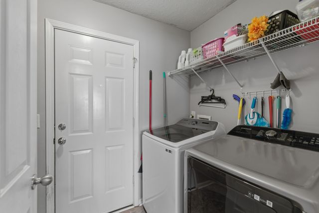 335 Sarna Dr, La Vergne, TN 37086