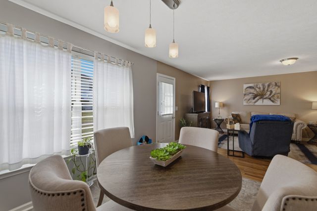 335 Sarna Dr, La Vergne, TN 37086