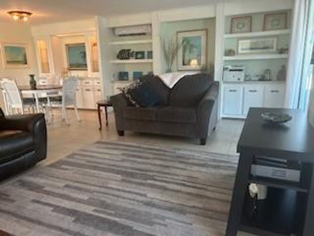 5389 NW 3rd Avenue, Deerfield Beach, FL 33064