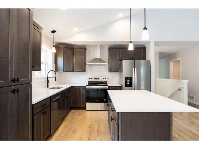 251 Saddle Ridge Lane, River Falls, WI 54022