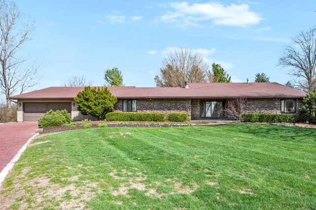 19042 Whisper Lane, Bloomington, IL 61705