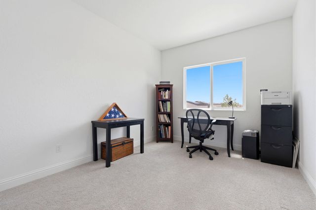 2429 W Claridge Way, Hanford, CA 93230