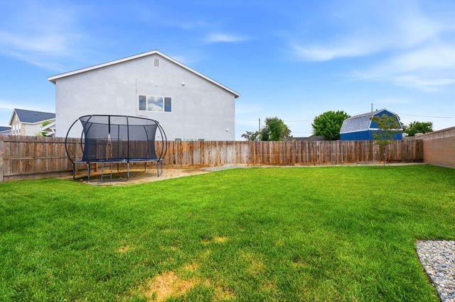 2429 W Claridge Way, Hanford, CA 93230