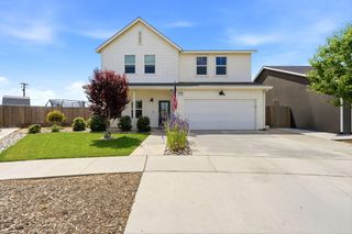 2429 W Claridge Way, Hanford, CA 93230