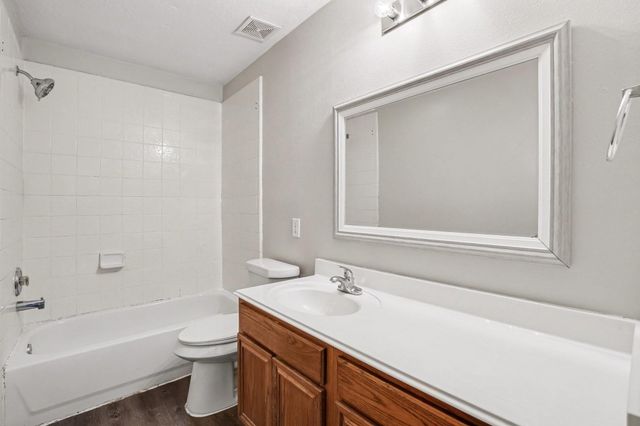 913 Chad, Baytown, TX 77521