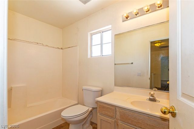 7705 Four Seasons Drive, Las Vegas, NV 89129