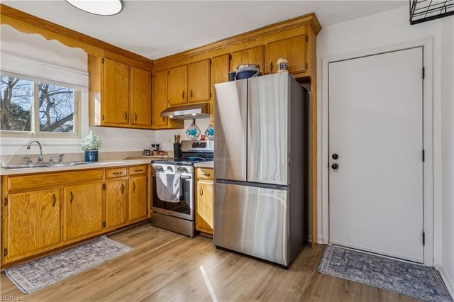 969 Colleen DR, Newport News, VA 23608