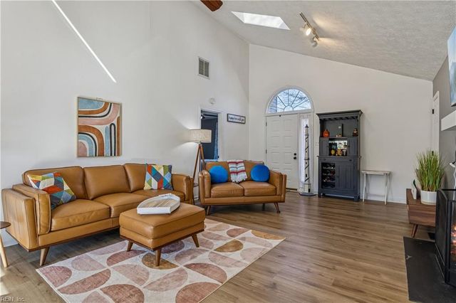 969 Colleen DR, Newport News, VA 23608