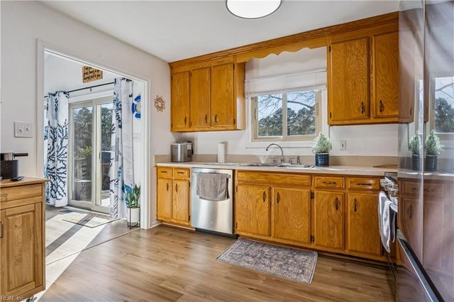 969 Colleen DR, Newport News, VA 23608