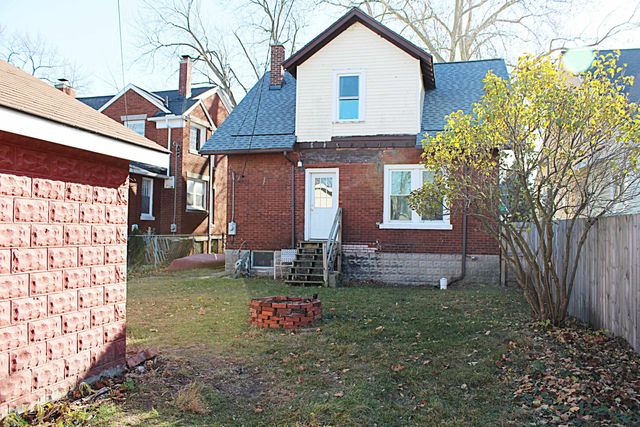 1815 Griswold Street, Port Huron, MI 48060