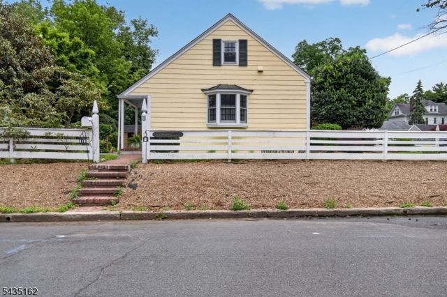 8 Normandie Pl, Cranford Twp., NJ 07016