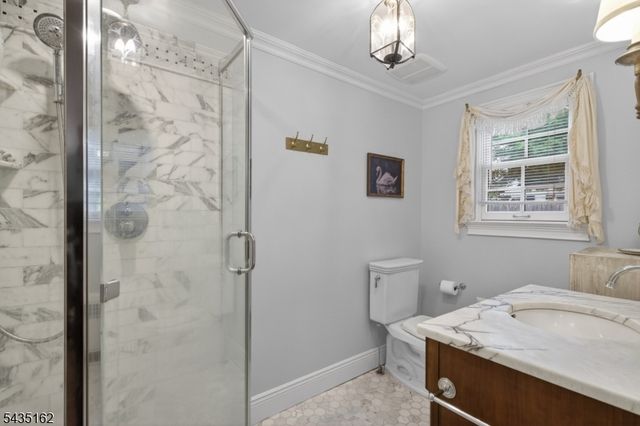 8 Normandie Pl, Cranford Twp., NJ 07016