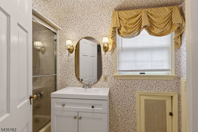 8 Normandie Pl, Cranford Twp., NJ 07016