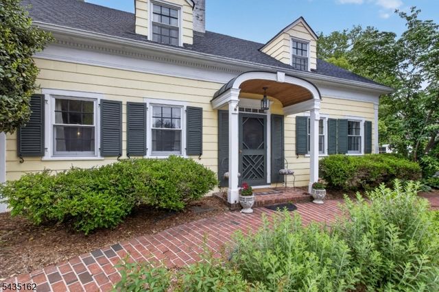 8 Normandie Pl, Cranford Twp., NJ 07016