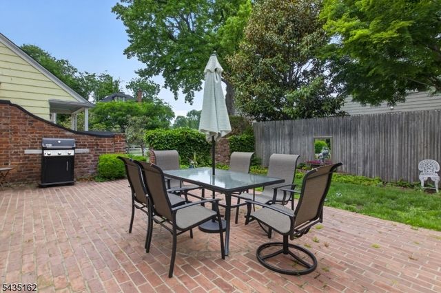8 Normandie Pl, Cranford Twp., NJ 07016