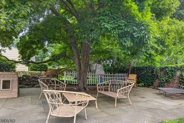 8 Normandie Pl, Cranford Twp., NJ 07016