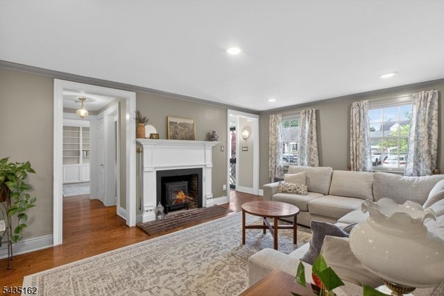 8 Normandie Pl, Cranford Twp., NJ 07016