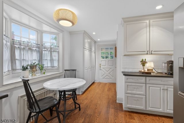 8 Normandie Pl, Cranford Twp., NJ 07016