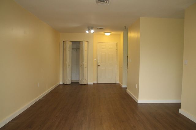 90 Quincy Shore Dr 219, Quincy, MA 02171