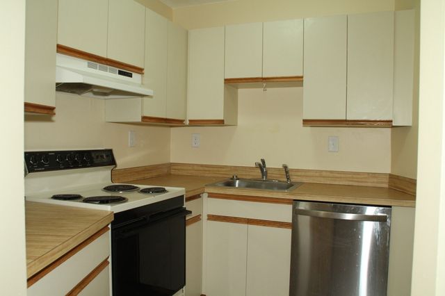 90 Quincy Shore Dr 219, Quincy, MA 02171