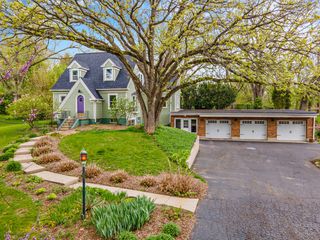 6710 Hillside Road, Crystal Lake, IL 60012