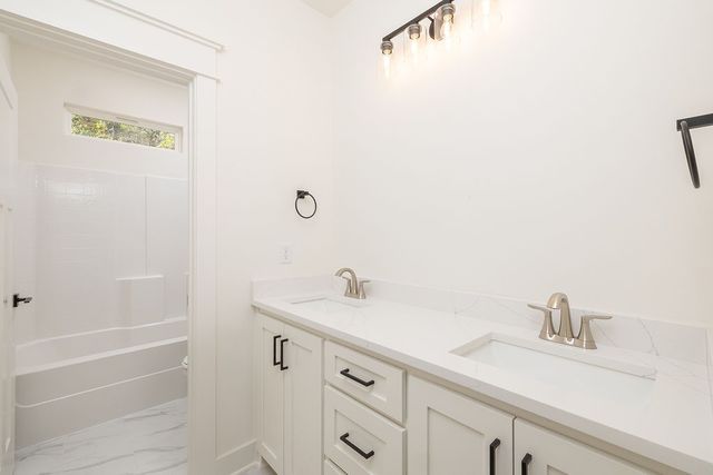 9 Cockerham Lane, Bella Vista, AR 72714