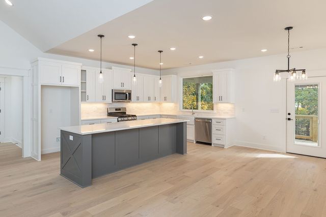 9 Cockerham Lane, Bella Vista, AR 72714