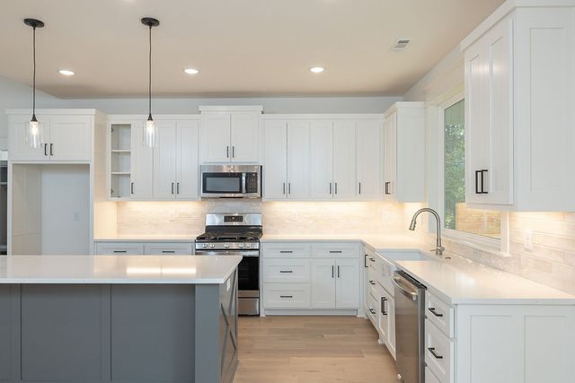 9 Cockerham Lane, Bella Vista, AR 72714