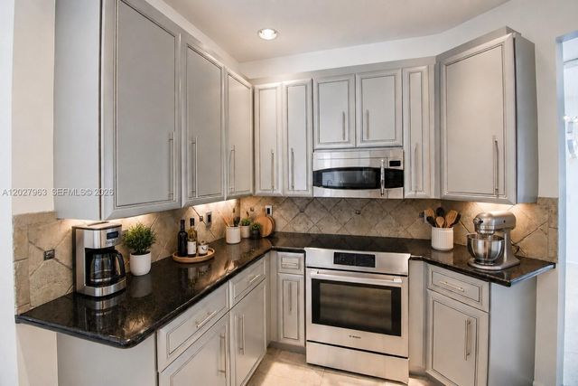6646 NW 25th Terrace, Boca Raton, FL 33496