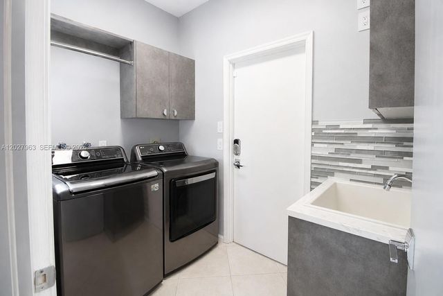 6646 NW 25th Terrace, Boca Raton, FL 33496