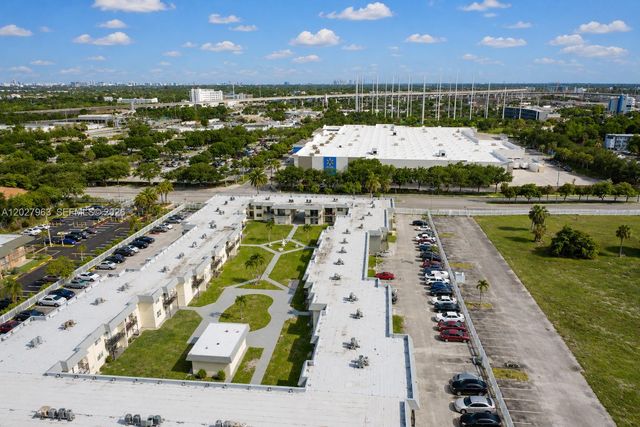 6646 NW 25th Terrace, Boca Raton, FL 33496