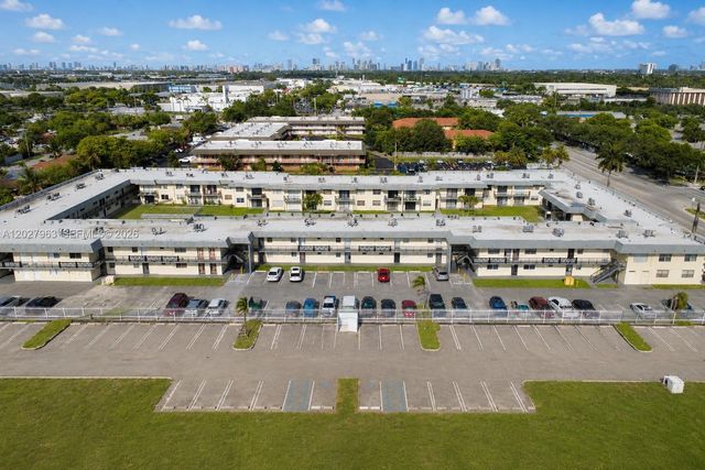 6646 NW 25th Terrace, Boca Raton, FL 33496