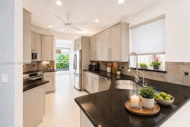 6646 NW 25th Terrace, Boca Raton, FL 33496