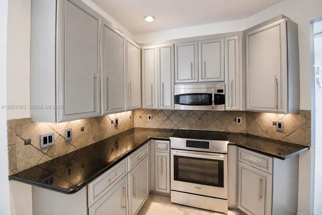6646 NW 25th Terrace, Boca Raton, FL 33496