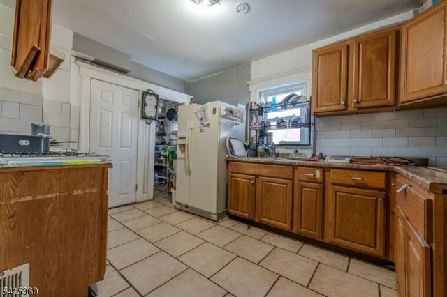 1204 W 3rd St, Plainfield City, NJ 07063