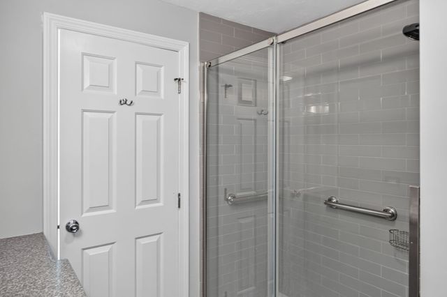 15 Oakhill Rd, Wareham, MA 02571