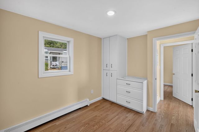 15 Oakhill Rd, Wareham, MA 02571