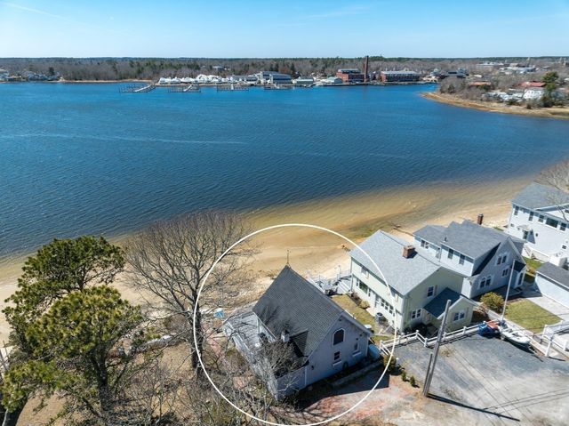 15 Oakhill Rd, Wareham, MA 02571