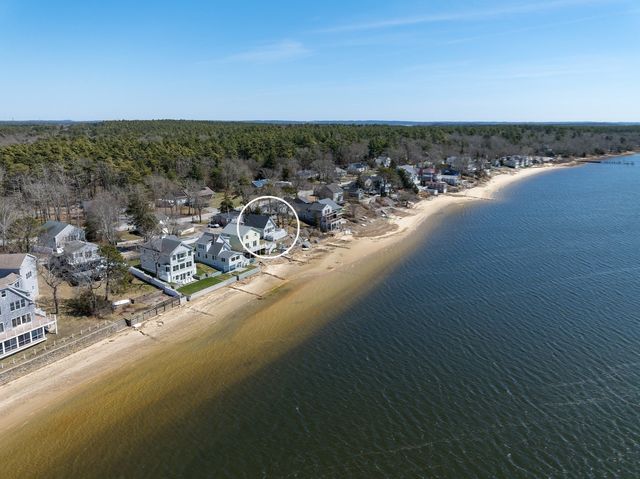 15 Oakhill Rd, Wareham, MA 02571