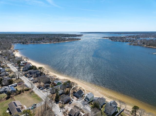 15 Oakhill Rd, Wareham, MA 02571