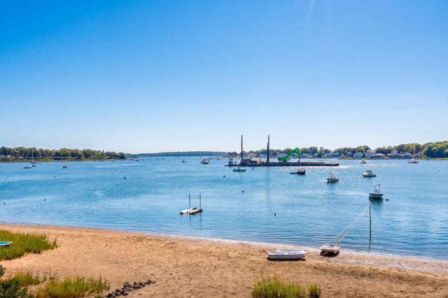 15 Oakhill Rd, Wareham, MA 02571