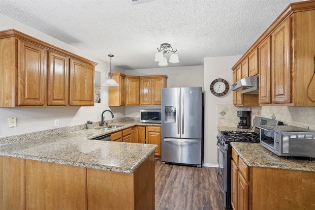 725 Windridge Lane, Burleson, TX 76028