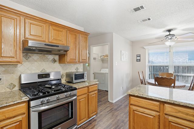 725 Windridge Lane, Burleson, TX 76028